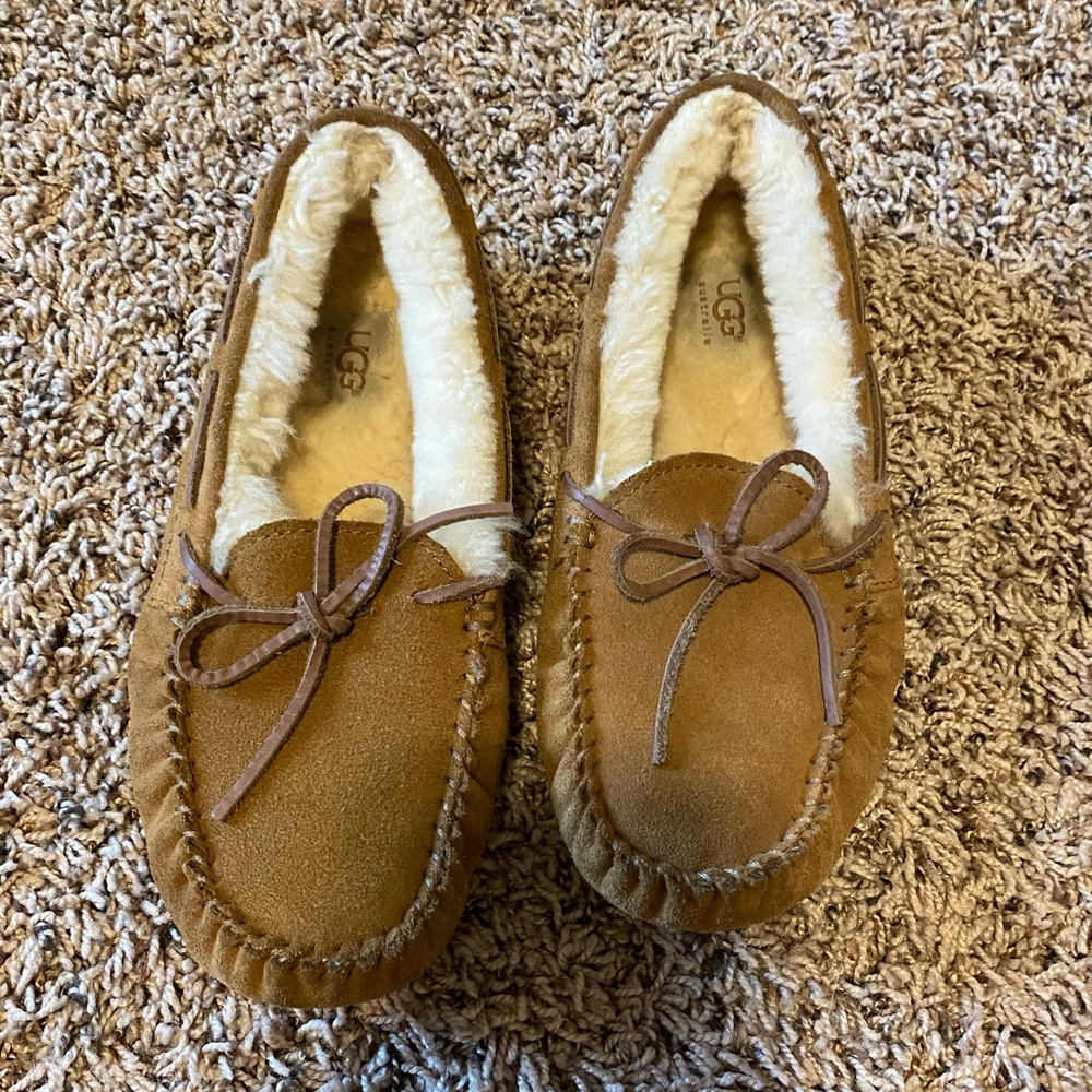 UGG slippers women’s size 6